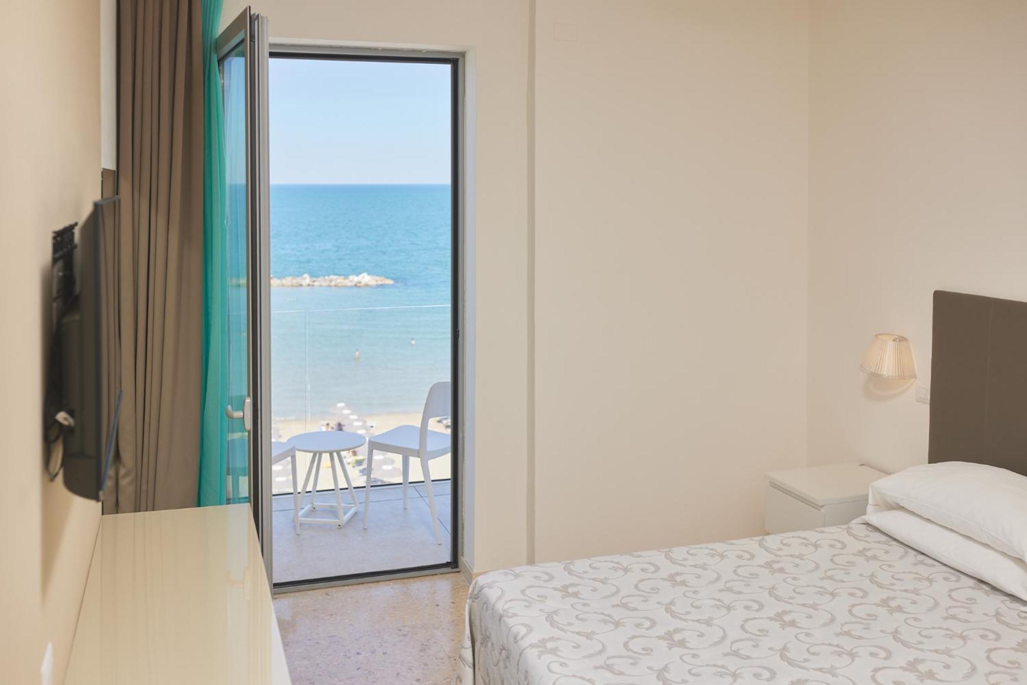Hotel Delle Nazioni Pesaro Exterior photo